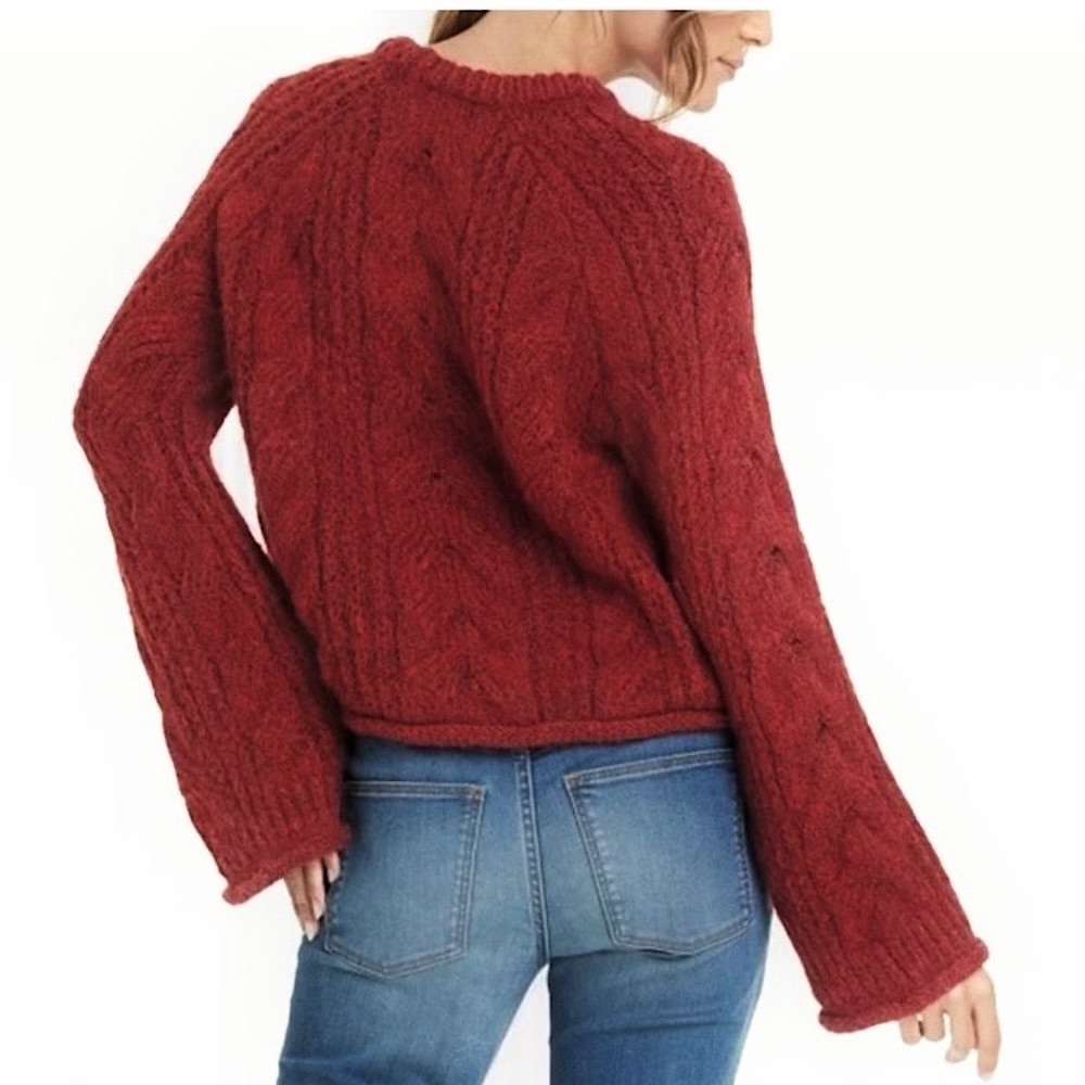 CABLE KNIT CREWNECK SWEATER SIZE S - Picture 2 of 3